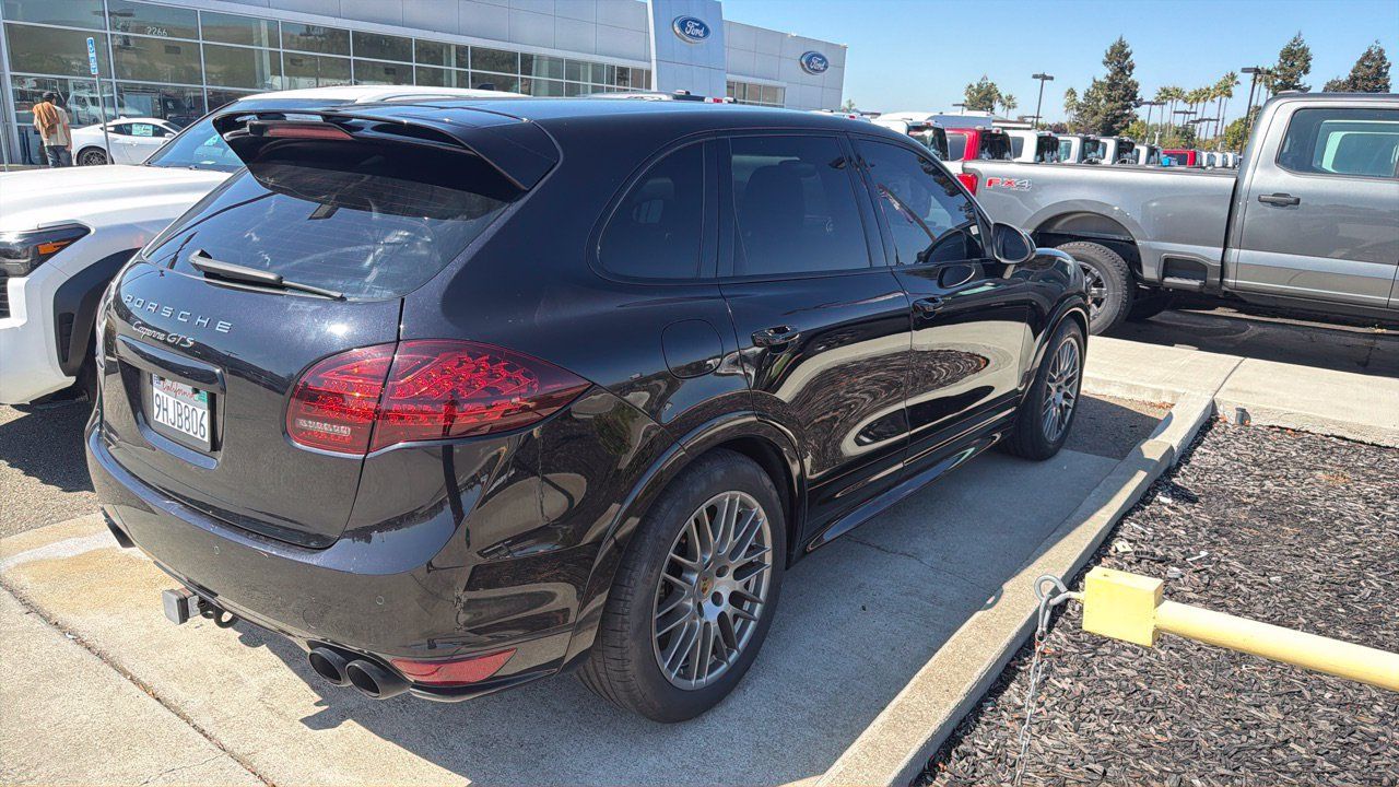 Used 2014 Porsche Cayenne GTS AWD/4WD image 2