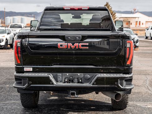 Used 2024 GMC Sierra 2500 AT4 AWD/4WD image 5