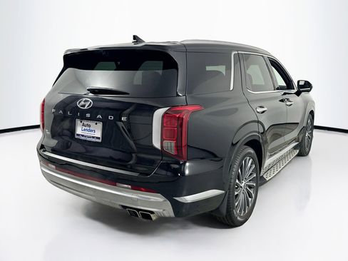 Used 2023 Hyundai Palisade Calligraphy image 5