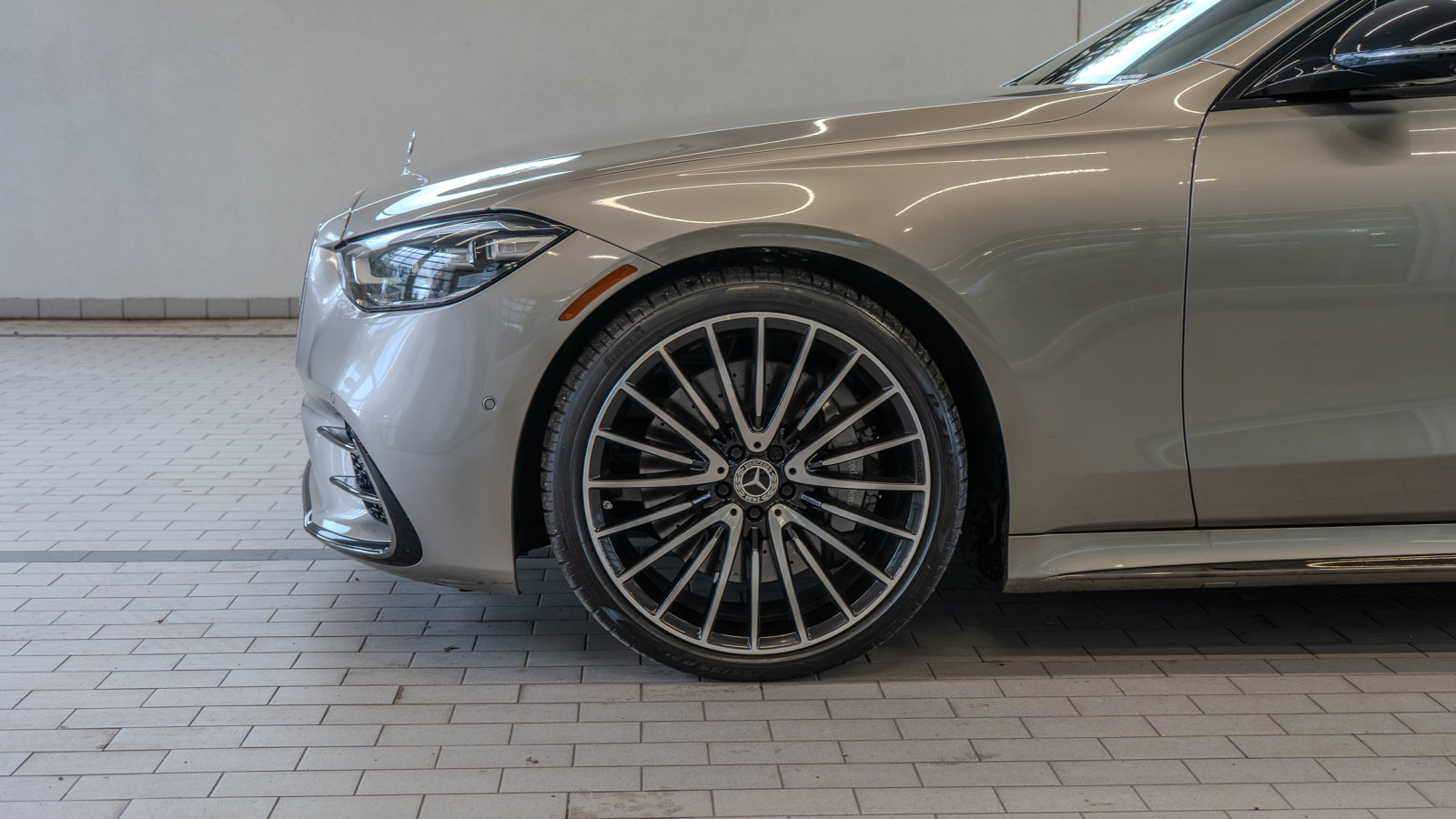 Used 2024 Mercedes-Benz S 580 4MATIC Sedan image 4