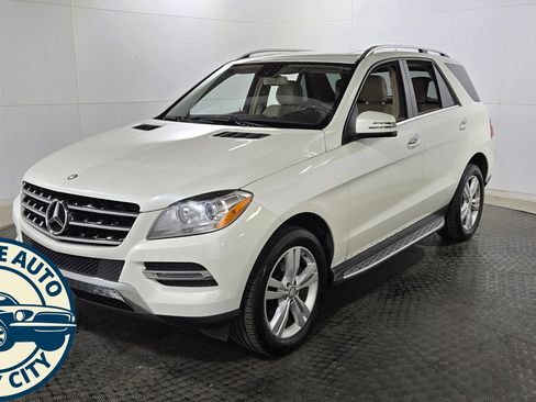 Used 2014 Mercedes-Benz ML 350 4MATIC w/ Premium 1 Package image 3