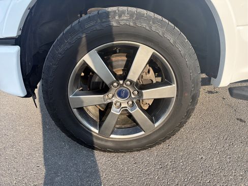 Used 2015 Ford F150 XLT w/ Equipment Group 302A Luxury image 11