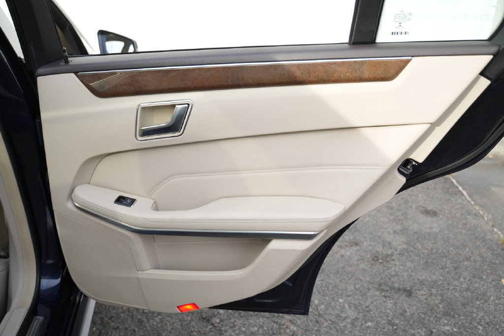 Used 2016 Mercedes-Benz E 350 4MATIC Sedan image 42