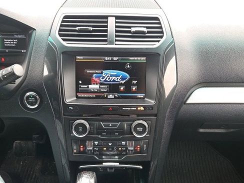 Used 2016 Ford Explorer XLT w/ Equipment Group 202A AWD/4WD image 30