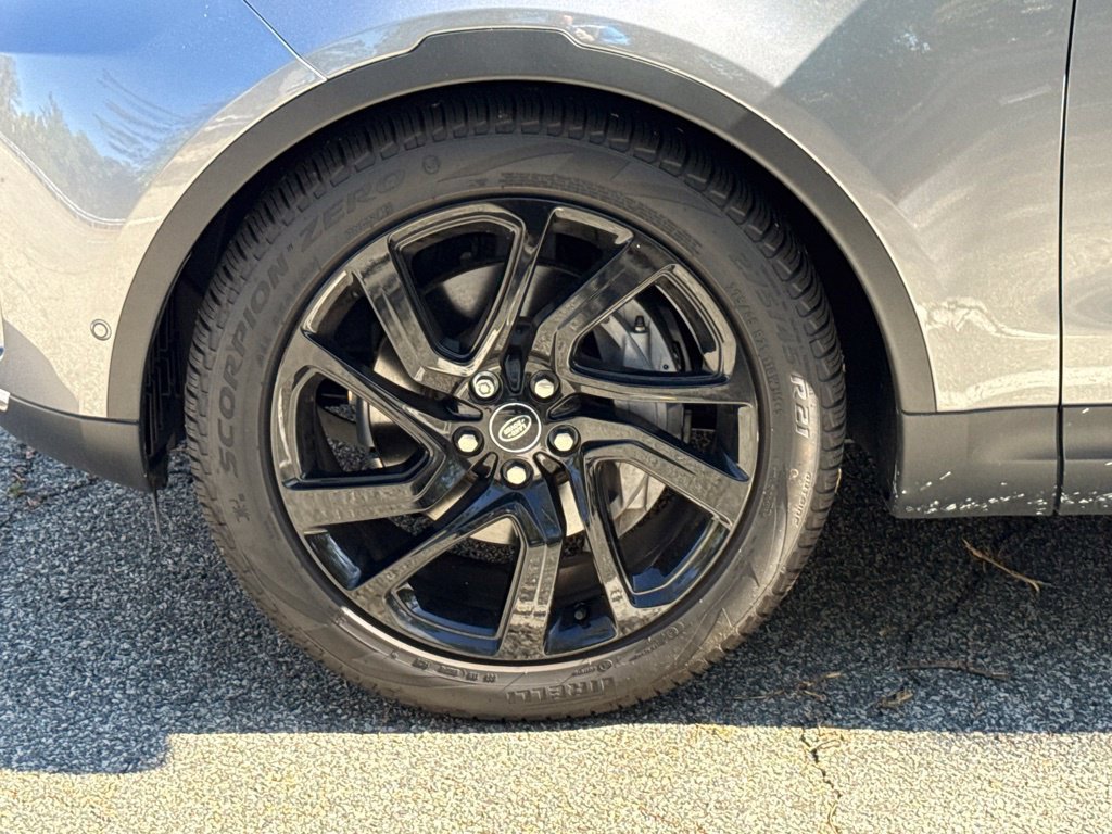Certified 2025 Land Rover Discovery S AWD/4WD image 9