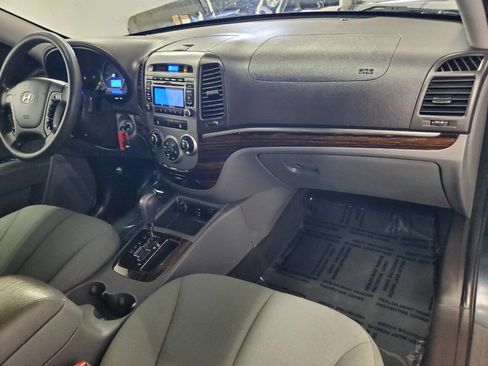 Used 2011 Hyundai Santa Fe GLS image 14