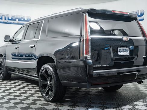 Used 2018 Cadillac Escalade ESV Platinum image 4