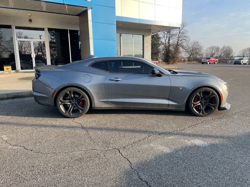 Used 2021 Chevrolet Camaro SS image 9