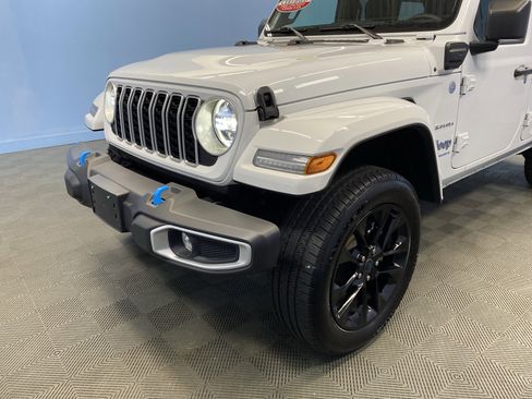 Used 2024 Jeep Wrangler Sahara image 41