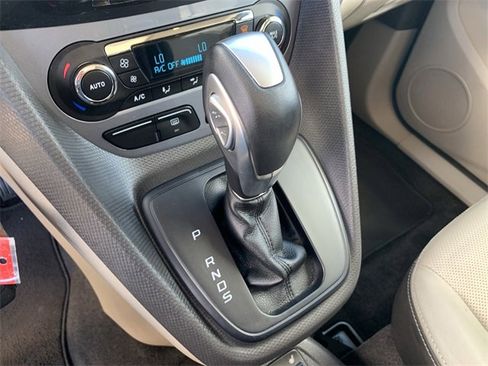 Used 2015 Ford Transit Connect Titanium image 26