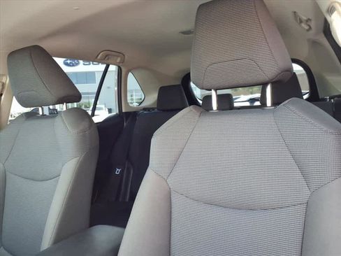 Used 2022 Toyota RAV4 LE image 26