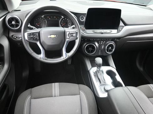 Used 2025 Chevrolet Blazer LT AWD/4WD image 10