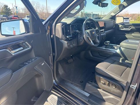 Used 2022 Chevrolet Silverado 1500 LTZ w/ Technology Package AWD/4WD image 15