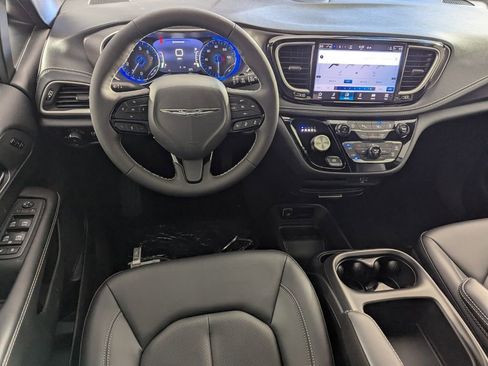 New 2026 Chrysler Pacifica Select w/ S Appearance Package image 11