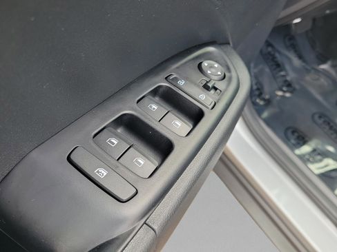 Certified 2023 Hyundai Venue SE image 17