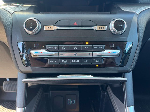 Used 2020 Ford Explorer XLT w/ Equipment Group 202A RWD image 22