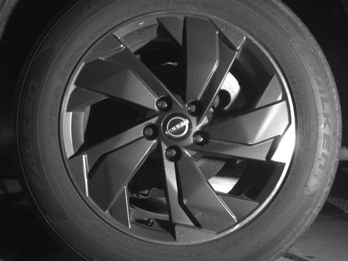 Used 2025 Nissan Rogue SV FWD image 12