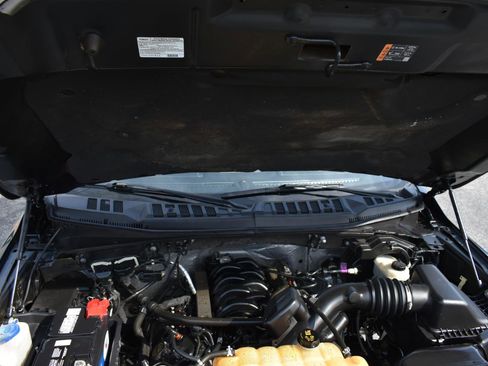 Used 2015 Ford F150 Platinum w/ FX4 Off-Road Package image 32