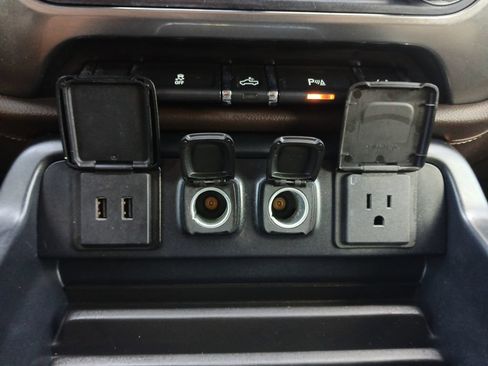 Used 2018 Chevrolet Silverado 1500 LTZ w/ Texas Edition AWD/4WD image 6