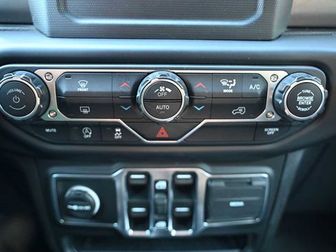 Used 2019 Jeep Wrangler Unlimited Sport S image 14