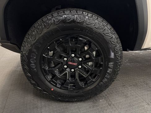 New 2026 GMC Canyon Elevation image 9