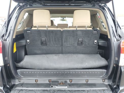 Used 2010 Toyota 4Runner SR5 image 7