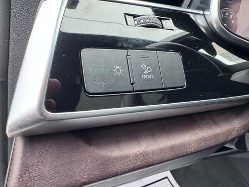 Used 2019 Audi Q8 Premium w/ Convenience Package image 12