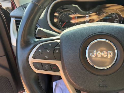 Used 2017 Jeep Cherokee Limited AWD/4WD image 34