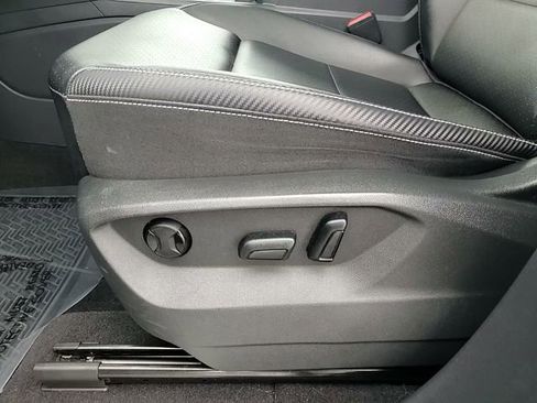 Used 2023 Volkswagen Atlas Cross Sport SE image 14