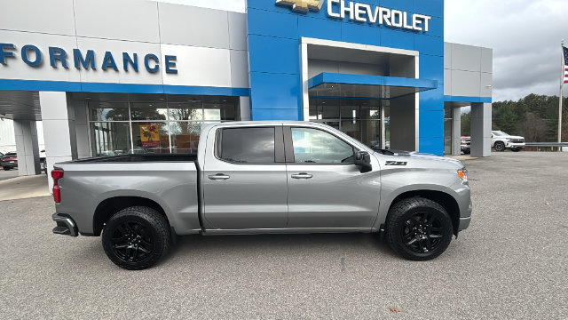 Used 2023 Chevrolet Silverado 1500 RST w/ Z71 Off-Road Package AWD/4WD image 2