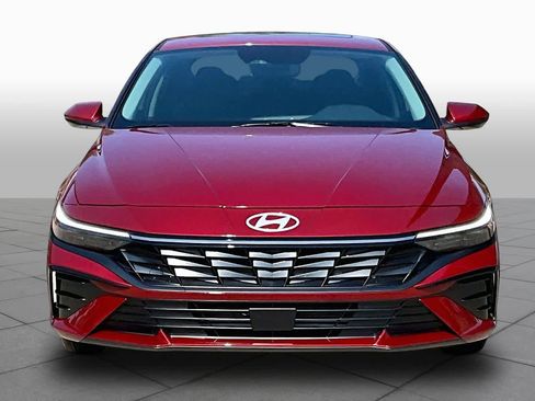 Used 2024 Hyundai Elantra SEL w/ Convenience Package FWD image 4