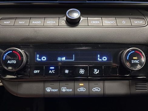 Used 2025 Hyundai Elantra SEL FWD image 17