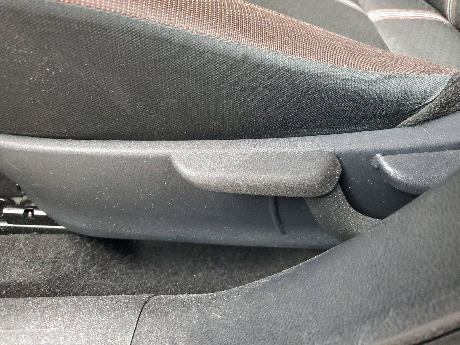 Used 2025 Nissan Versa SR FWD image 20