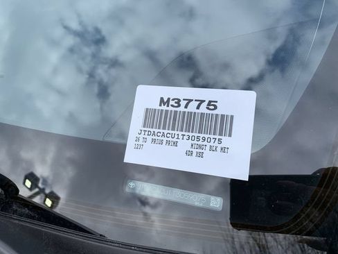 New 2026 Toyota Prius Plug-In Hybrid FWD image 40