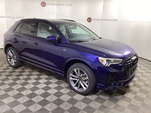 Certified 2025 Audi Q3 2.0T Premium w/ Convenience Package image 3