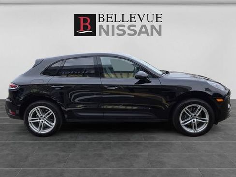 Used 2024 Porsche Macan AWD/4WD image 6