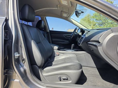 Used 2017 Nissan Altima 2.5 SL FWD image 19