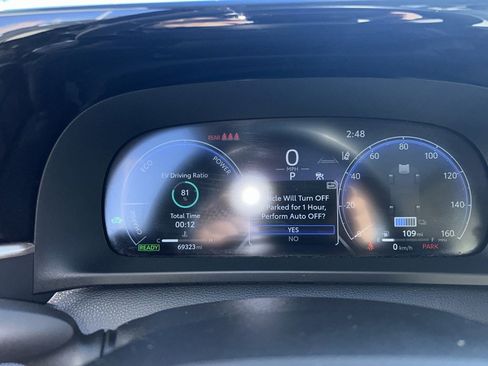 Used 2023 Toyota Crown Limited image 24