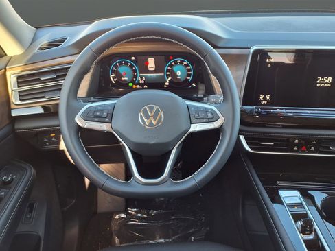 New 2026 Volkswagen Atlas SE image 43