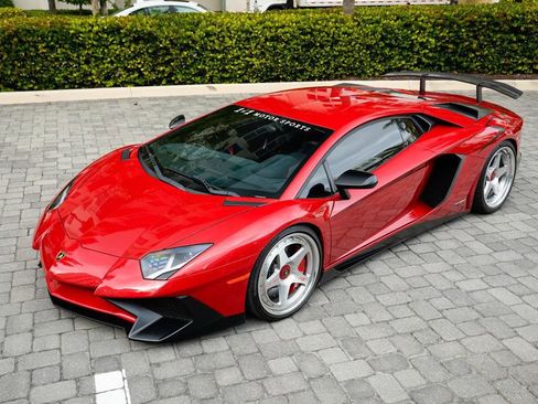 Used 2016 Lamborghini Aventador LP 750-4 Superveloce image 10