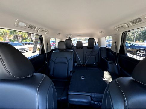 Used 2023 Nissan Pathfinder SL image 33