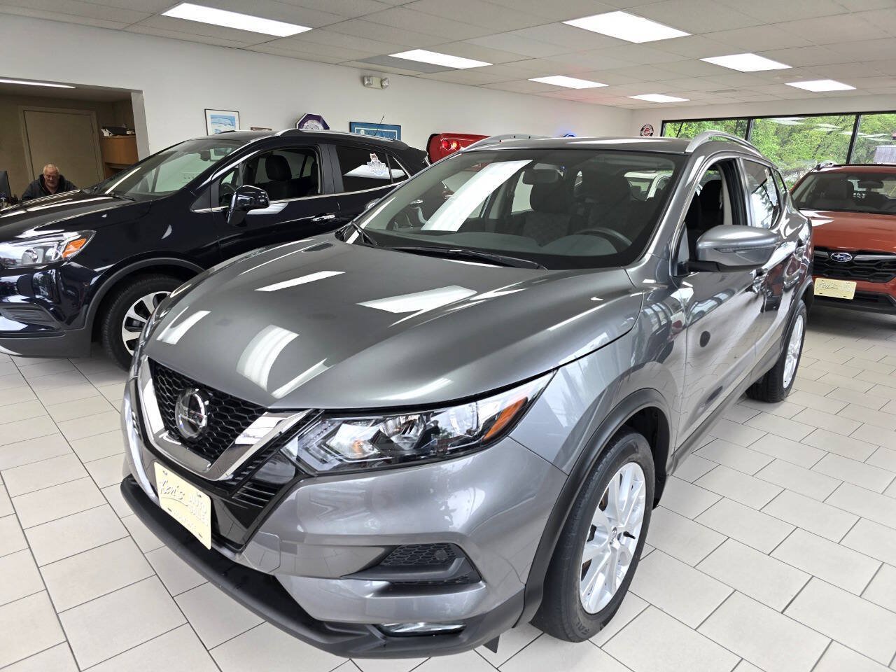 Used 2022 Nissan Rogue Sport SV AWD/4WD image 1