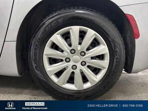 Used 2021 Chrysler Voyager L FWD image 14