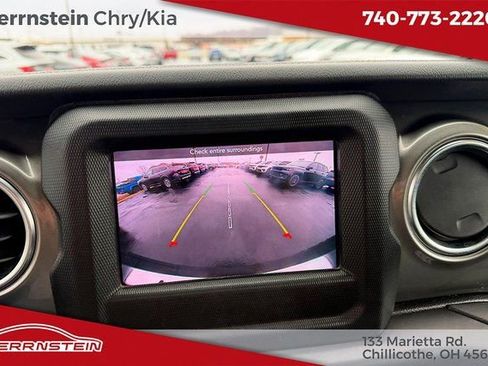 Used 2021 Jeep Wrangler Unlimited Sahara AWD/4WD image 16