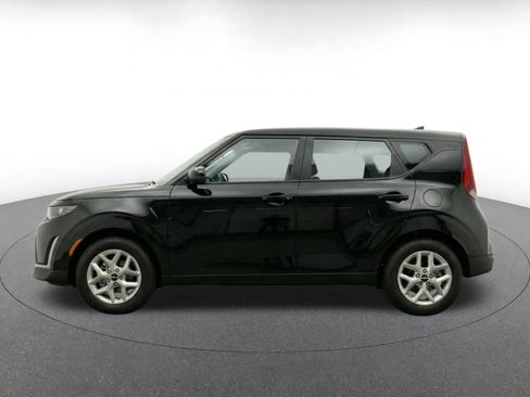 Used 2025 Kia Soul LX w/ LX Technology Package FWD image 4