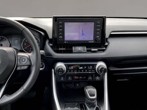 Used 2022 Toyota RAV4 XLE Premium AWD/4WD image 9
