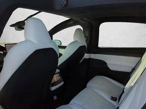 Used 2022 Tesla Model X image 18
