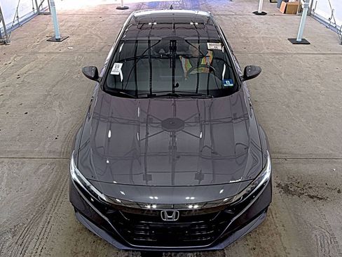 Used 2018 Honda Accord Sport image 2