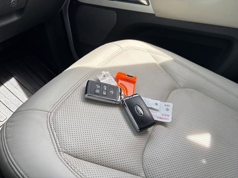 Used 2023 Land Rover Defender 130 First Edition image 22