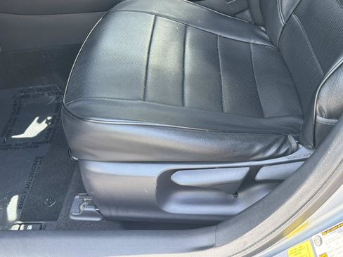 Used 2020 Toyota Corolla LE FWD image 17